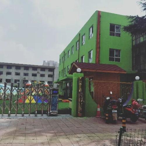 鸿阜园最新爆料信息查询,揭秘项目神秘面纱，品质生活即将绽放